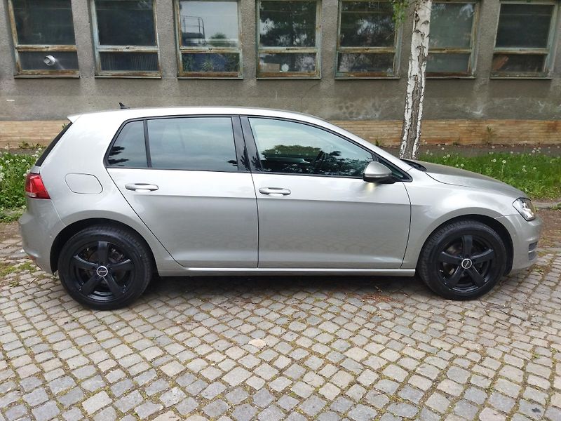 Volkswagen Golf (2017) 1.2 tsi/63kW, klima, výhřev,  - fotka 2 z 38