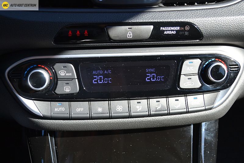 Hyundai i30 WG  1,5DPi MT Style FL - fotka 33 z 52