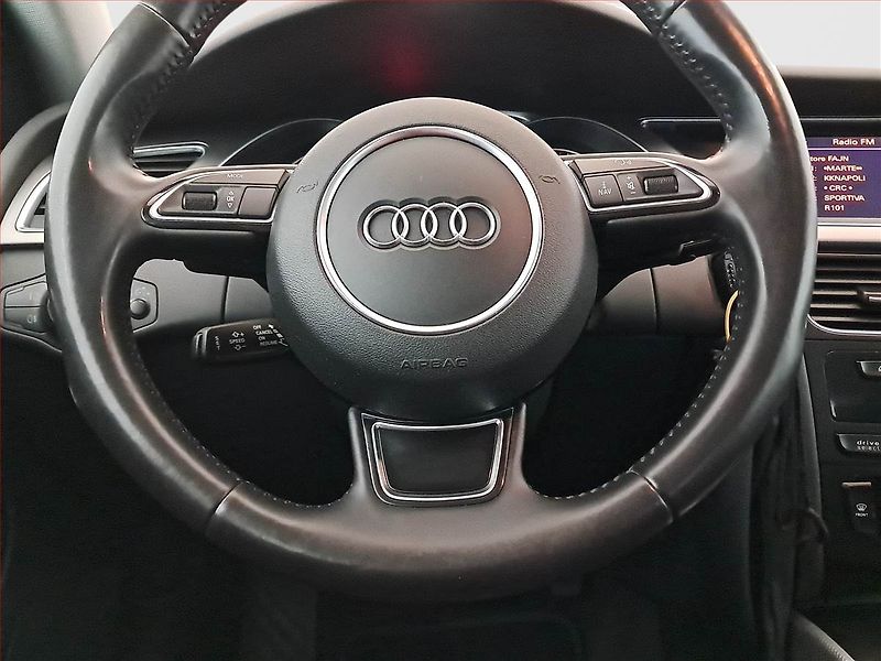 Audi A4 (2013) 2.0 TDI, 4X4, Automat, Navi - fotka 17 z 17