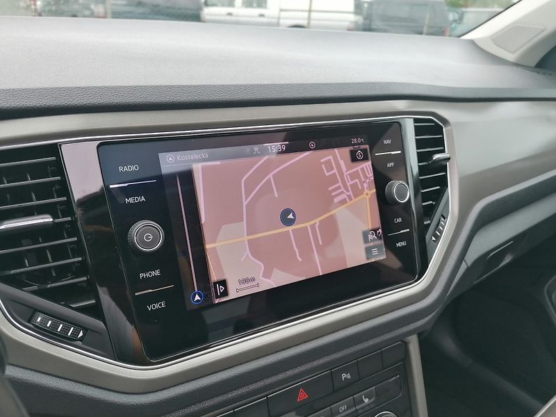 Volkswagen T-Roc (2021) 1.5 TSi DSG 110kW Pano,Kůže - fotka 15 z 29