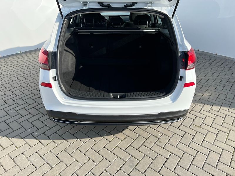Hyundai i30 (2023) Com.1.0T-GDi Comfort! ČR+1maj. - fotka 10 z 34
