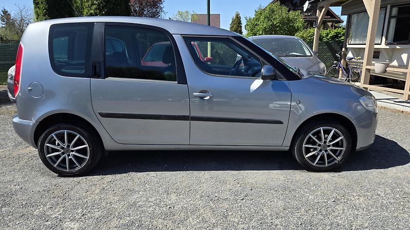 Škoda Roomster 1.4 16V STYLE ZADÁNO - fotka 7 z 37