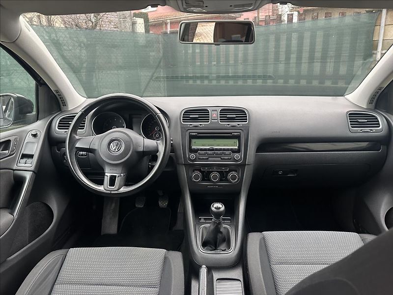 Volkswagen Golf 1,6 MPI - fotka 14 z 20