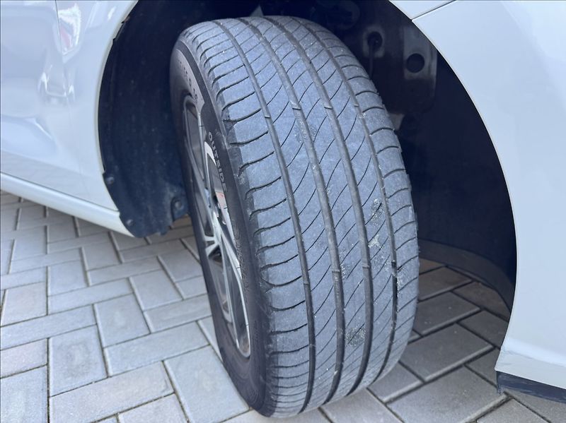 Hyundai i30 1,5 T-GDi WG DPH 1.maj původČR - fotka 43 z 50