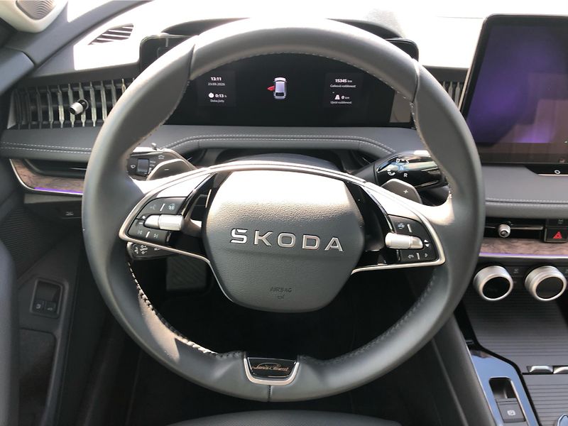 Škoda Superb combi L&K iV - fotka 18 z 30