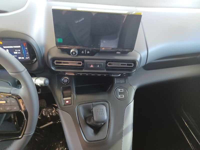 Opel Combo Elegance Plus XL 1,5CDTi MT6 - fotka 23 z 30