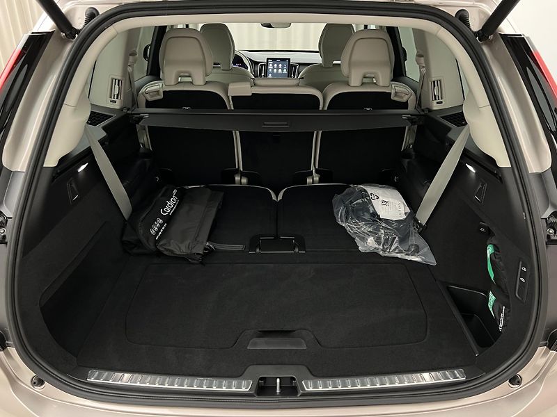 Volvo XC90 (2026) T8 AWD AUT RECHARGE DARK PLUS - fotka 7 z 46