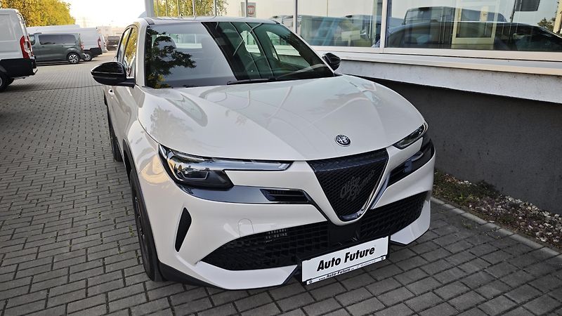 Alfa Romeo Junior (2026)  1,2 T 145 PS automat - fotka 9 z 38