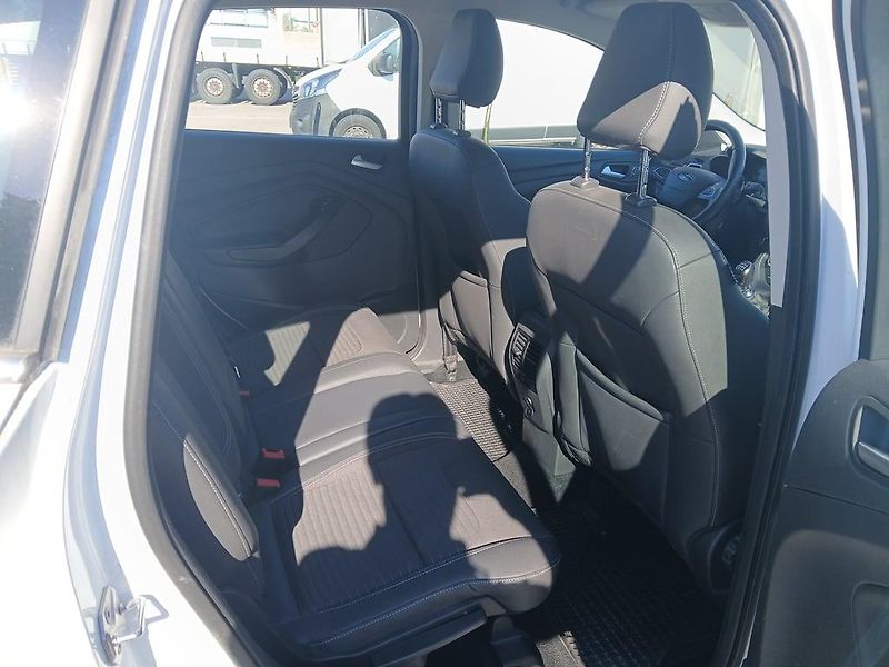 Ford Kuga (2019) 1,5 EB Titanium - fotka 8 z 9