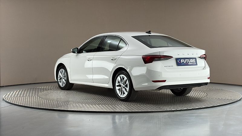 Škoda Octavia 2.0 TDI Style - fotka 2 z 26