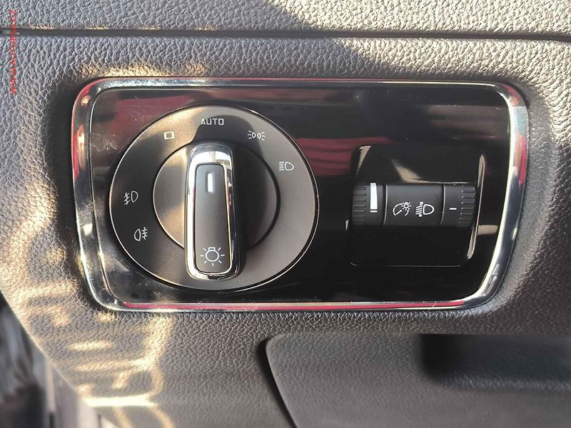 Škoda Superb (2010) 1.6 TDi, Xenon, AC - fotka 15 z 18