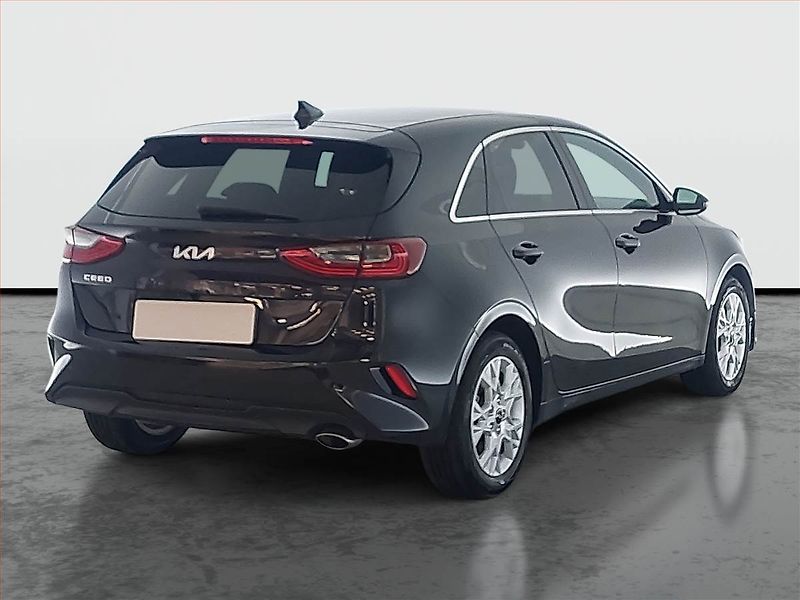Kia Ceed (2022) 1.0 T-GDI, Serv.kniha - fotka 5 z 18