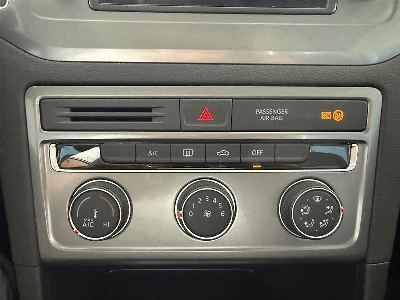 Volkswagen Golf Sportsvan 1,2   TSI 63kW,SERVISKA,2.MAJ - fotka 19 z 24