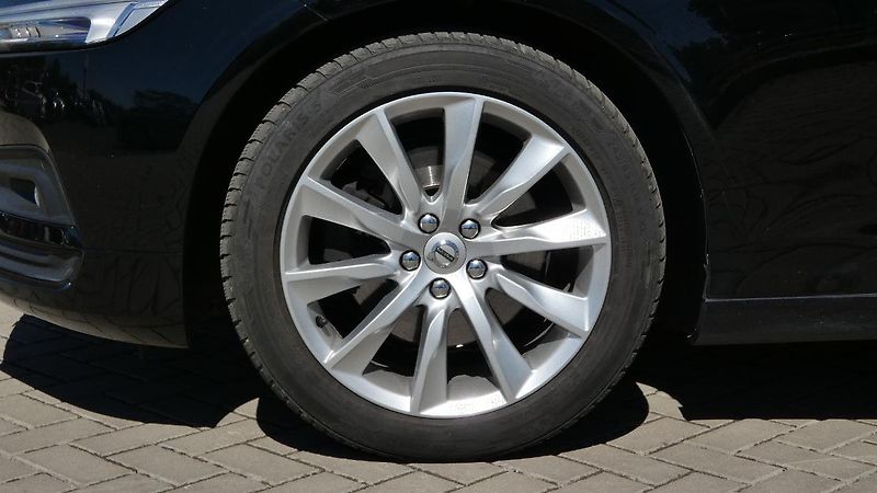 Volvo V90 B4 mHEV AWD aut. Momentum Pro - fotka 21 z 22