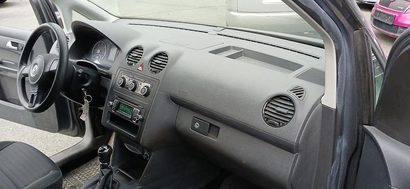 Volkswagen Caddy maxi 4x4 servisní historie     - fotka 25 z 46