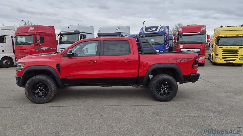Dodge RAM (2022) 1500 TRX 6.2 HEMI V8 523kW - fotka 7 z 19