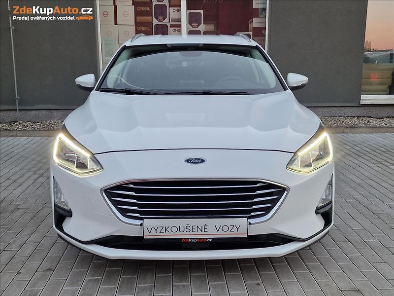 Ford Focus 1.5TDCI Titanium,ČR,1.Majitel - fotka 4 z 46