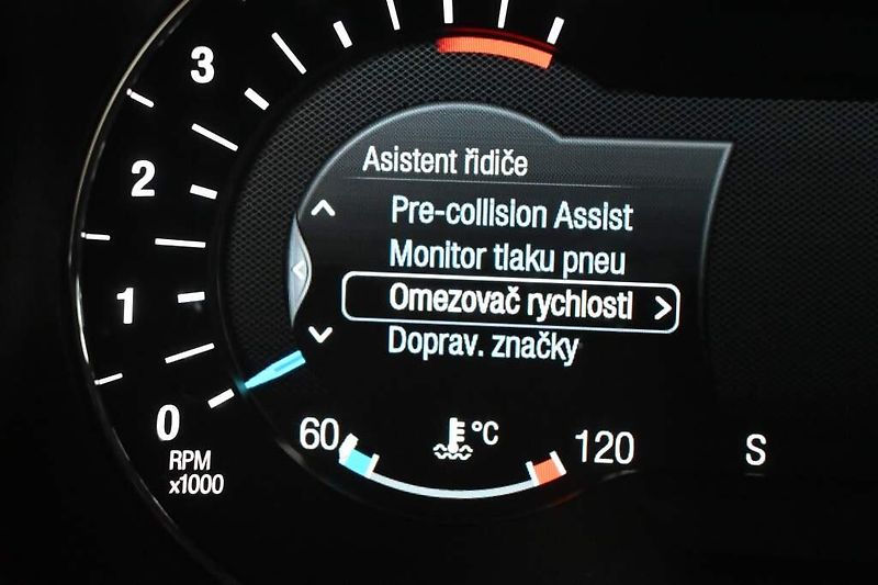 Ford Mondeo (2020) 2.0 140 KW LED ACC SONY 8AT EC - fotka 24 z 37