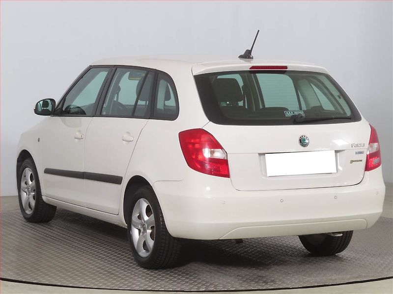 Škoda Fabia (2012) Elegance 1.2 TSI, po STK - fotka 4 z 19