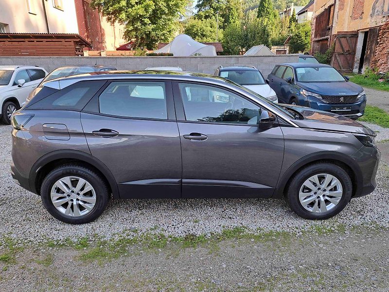 Peugeot 3008 (2022) 1,2 PT EAT8 LED 17ALU PDC NAVI - fotka 2 z 20