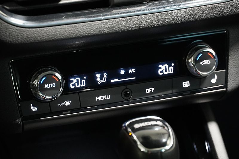 Škoda Scala 1.5TSI,DSG,ČR,STYLE,125 LET - fotka 19 z 31