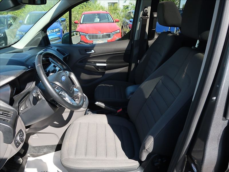 Ford Tourneo Connect 1,5 TDCi,74kW,Serv.kn.,tažné - fotka 12 z 29