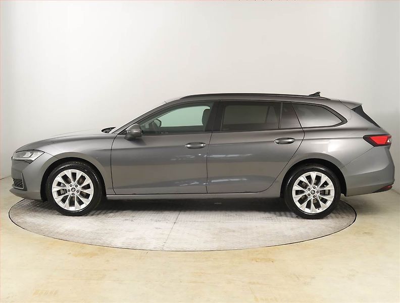 Škoda Superb (2025) 2.0 TDI, SELECTION, DPH - fotka 3 z 27