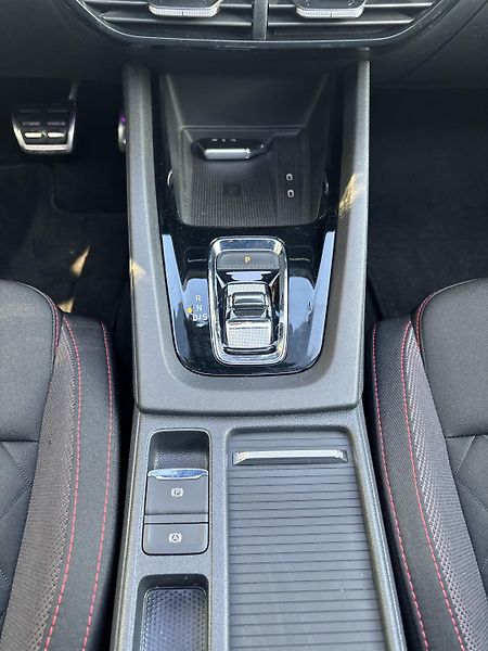 Škoda Octavia 1,4TSI iV RS 180kW DSG DPH - fotka 15 z 26