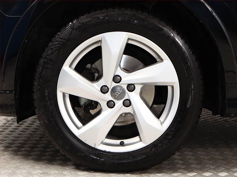Audi Q3 (2019) S line 35 TFSI - fotka 13 z 21
