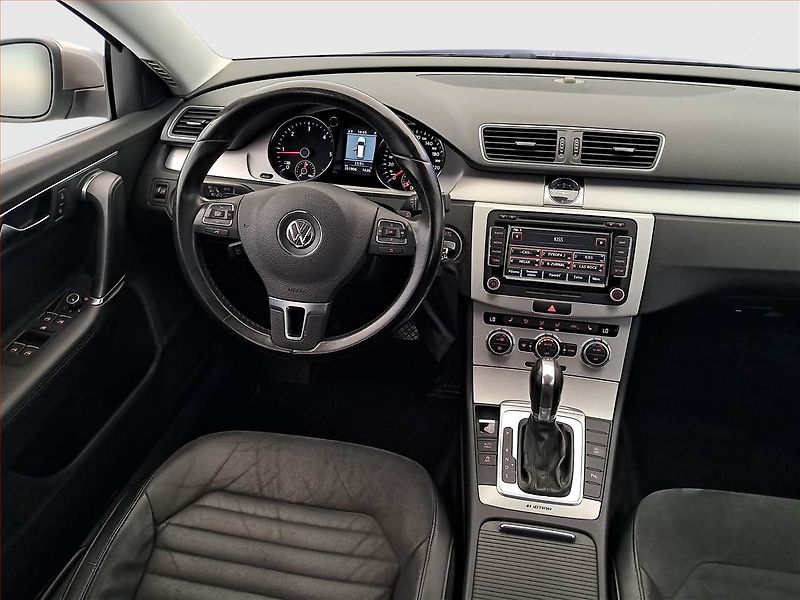 Volkswagen Passat (2012) 2.0 TDI, 4X4, Automat - fotka 7 z 20