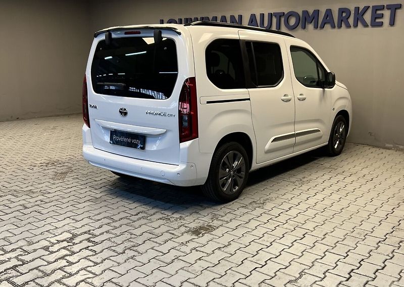 Toyota ProAce City Verso 1,5 8AT FAMILY L1 PANO - fotka 2 z 17