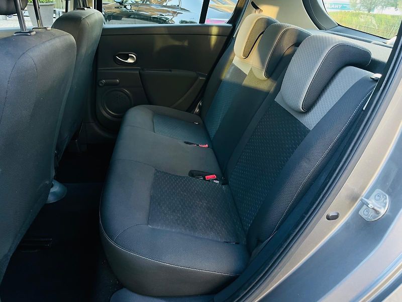 Renault Clio 1.2i 55KW MANUÁL 1MAJITEL  - fotka 31 z 42