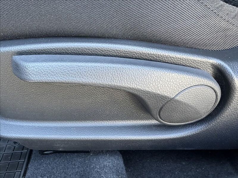 Hyundai i30 1,4 i 73kW ALU klima původ ČR - fotka 23 z 50