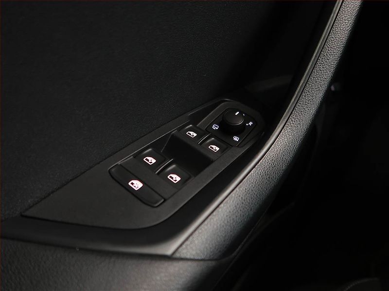Škoda Karoq (2020) Sportline 1.5 TSI, ČR - fotka 24 z 26