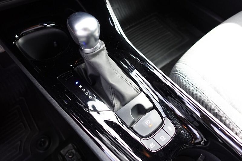 Toyota C-HR 1.8HSD - 1 CVT Style - fotka 21 z 32