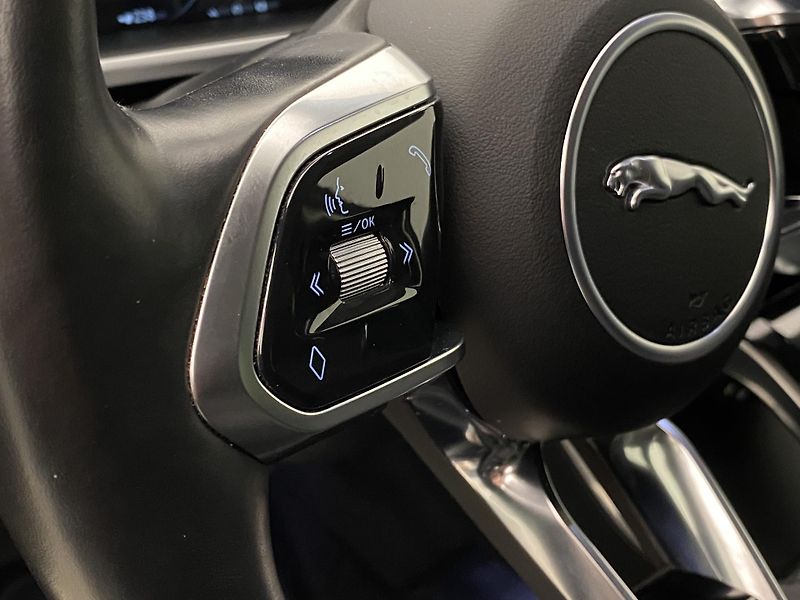 Jaguar I-Pace EV400 SE AWD AUT CZ - fotka 19 z 48