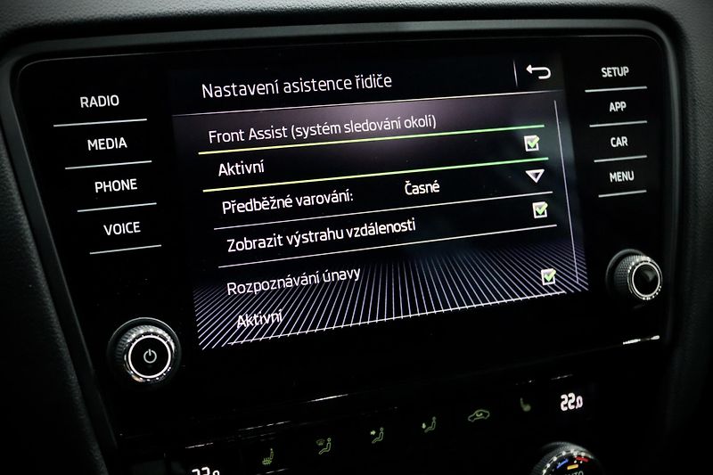 Škoda Octavia 3 FL Combi 1.8 TSI 132 kW DSG - fotka 31 z 38