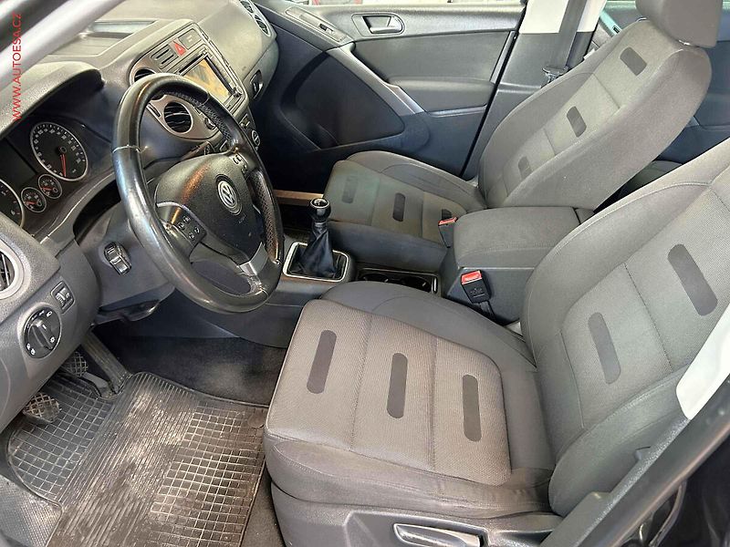Volkswagen Tiguan (2011) 2.0TDi, DSG - fotka 9 z 15