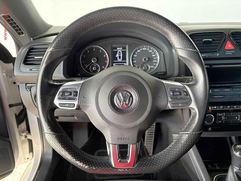 Volkswagen Scirocco (2012) 2.0 tsi - fotka 15 z 16