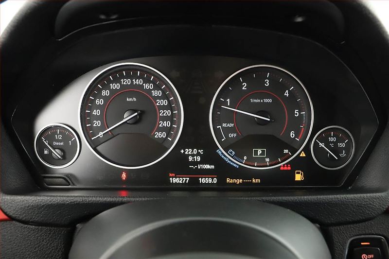 BMW Řada 3 (2013) 320 d xDrive, 4X4, Automat - fotka 10 z 17