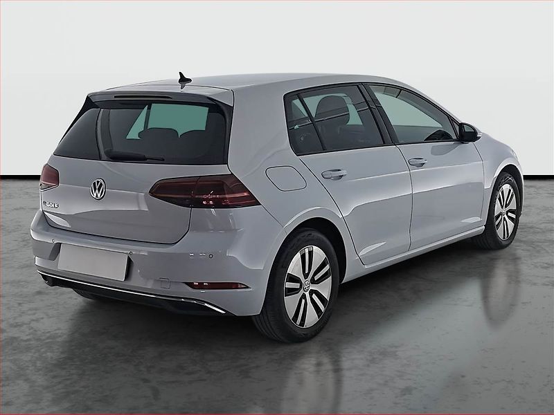 Volkswagen Golf (2018) 32 kWh - 37 Ah, Automat - fotka 5 z 23
