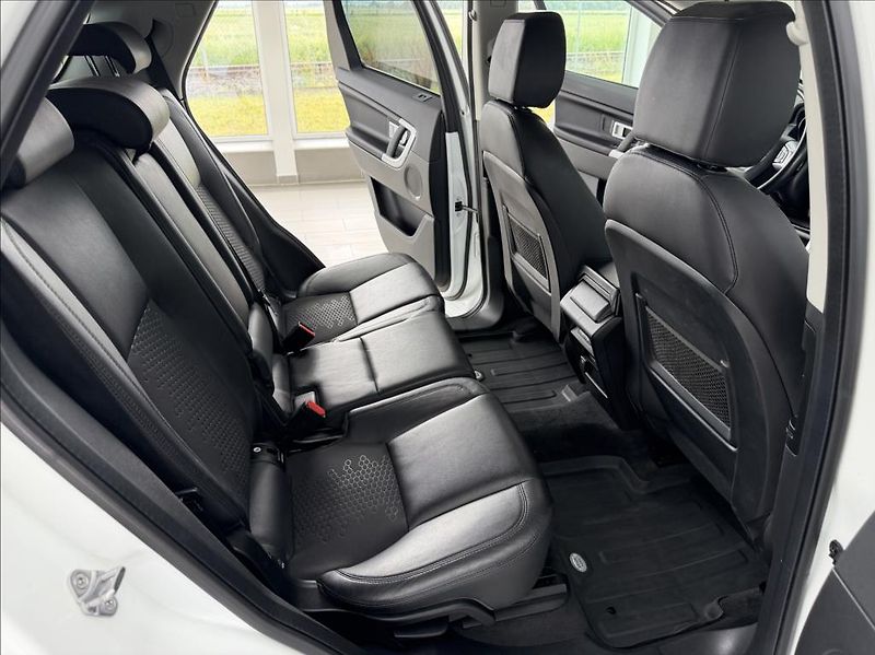 Land Rover Discovery Sport 2,0 TD4 AWD, tažné, kamera, ČR - fotka 14 z 32