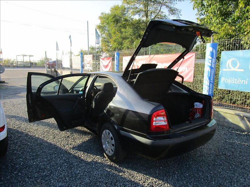 Škoda Octavia 1.6MPi 75kW Tour, klima, 2. ma - fotka 28 z 37