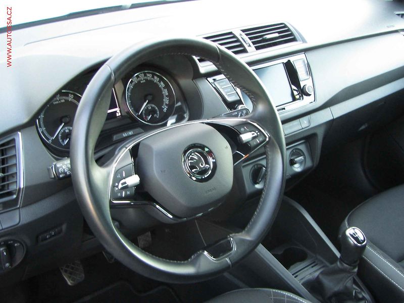 Škoda Fabia (2021) 1.0TSi, 2.maj,ČR, AC, temp - fotka 13 z 16