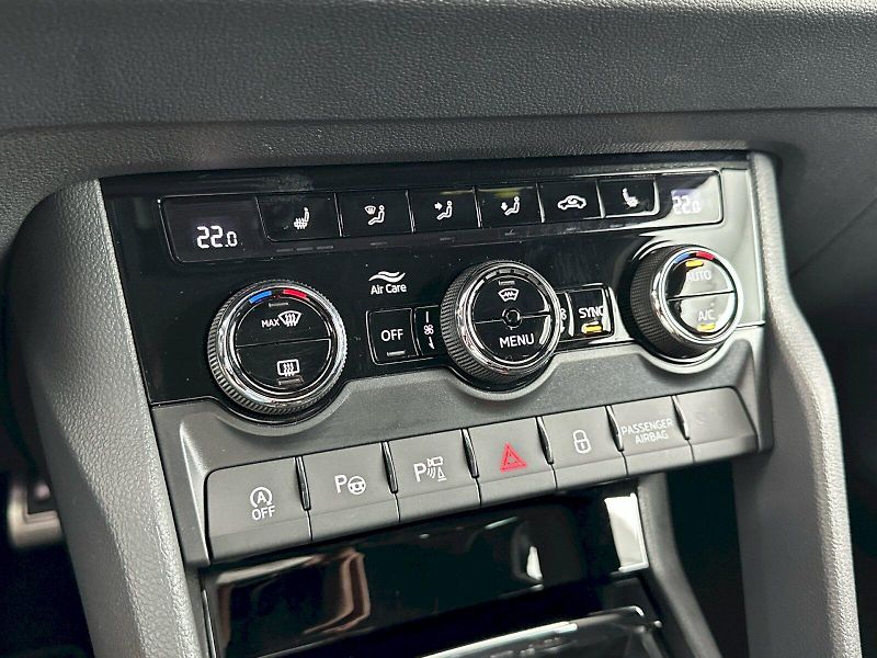 Škoda Karoq (2025) DSG 2.0TDI 110kW 4x4 SportLine - fotka 23 z 35