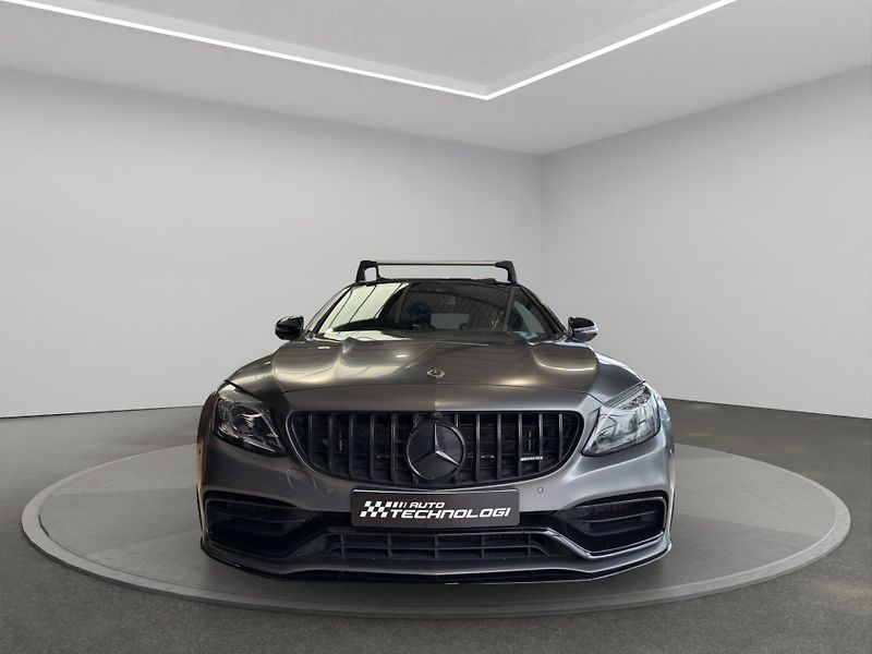 Mercedes-Benz Třídy C (2022) Mercedes-AMG C 63 S kupé - fotka 2 z 21
