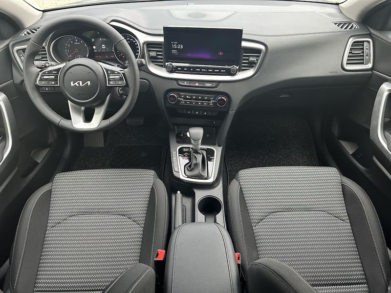 Kia Ceed SW (2025) 1,5 T-GDi 7DCT TOP - fotka 5 z 6