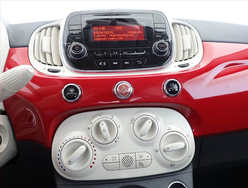 Fiat 500 (2016) 1.2, Serv.kniha - fotka 10 z 17