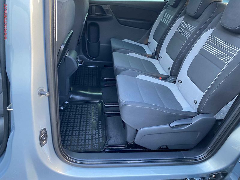 Volkswagen Sharan (2014) 2.0 TDi, Life, DSG, TZ - fotka 10 z 19