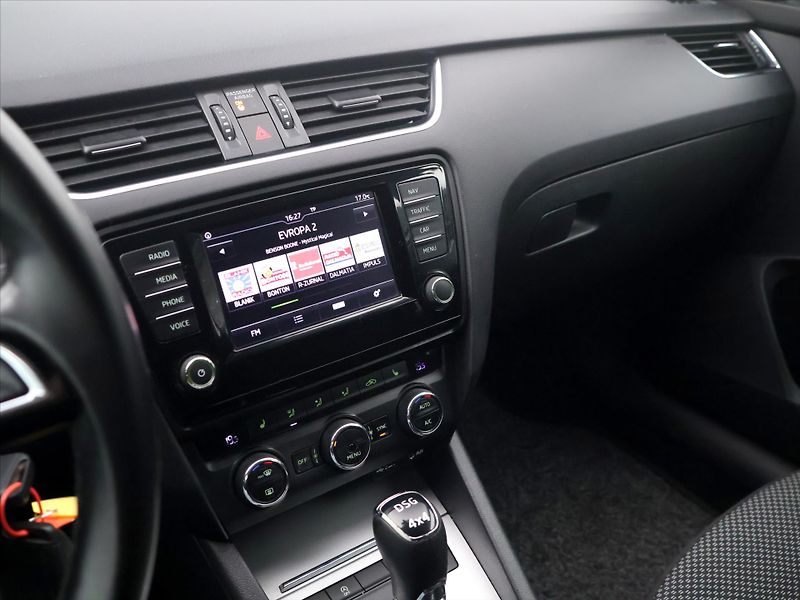 Škoda Octavia 2,0 TDI 135kW 4x4 DSG - fotka 17 z 28